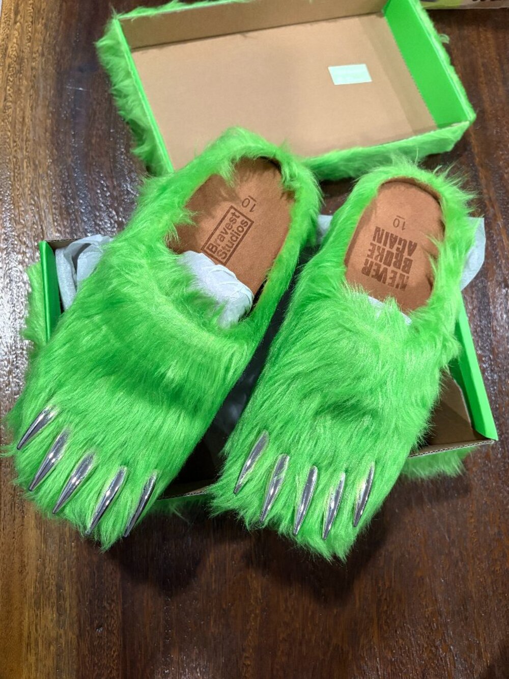 Slime Bear Claw Mules Bravest Studios Never Go Broke sz 10 Shoes Slippers NEW